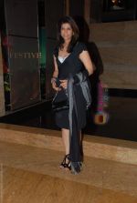 at Lakme Winter fashion week 2010 day 5 on 21st Sept 2010 (233).JPG